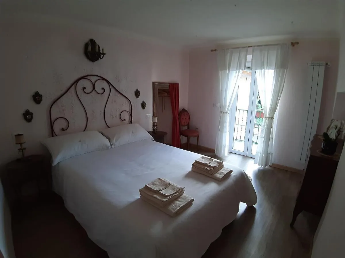 Il Mulino Di Aurora Bed and Breakfast Dosso del Liro Italië